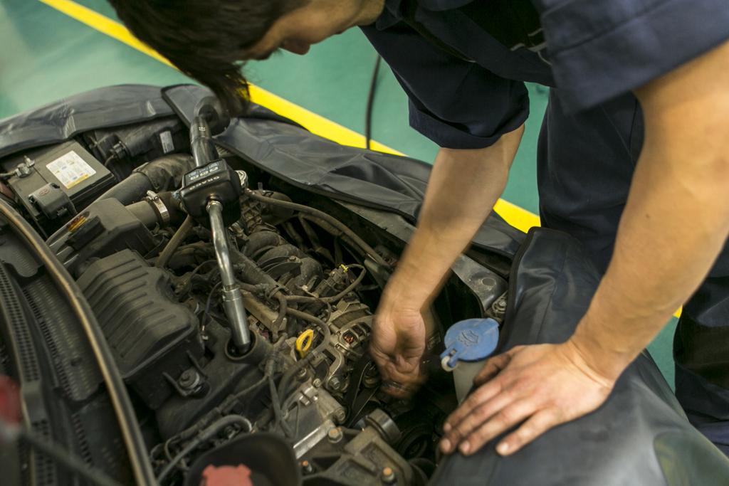 Entre os estabelecimentos que pagam ISS e precisam emitir a nota fiscal estão oficinas mecânicas, estacionamentos e academias | Marcelo Andrade/Gazeta do Povo
