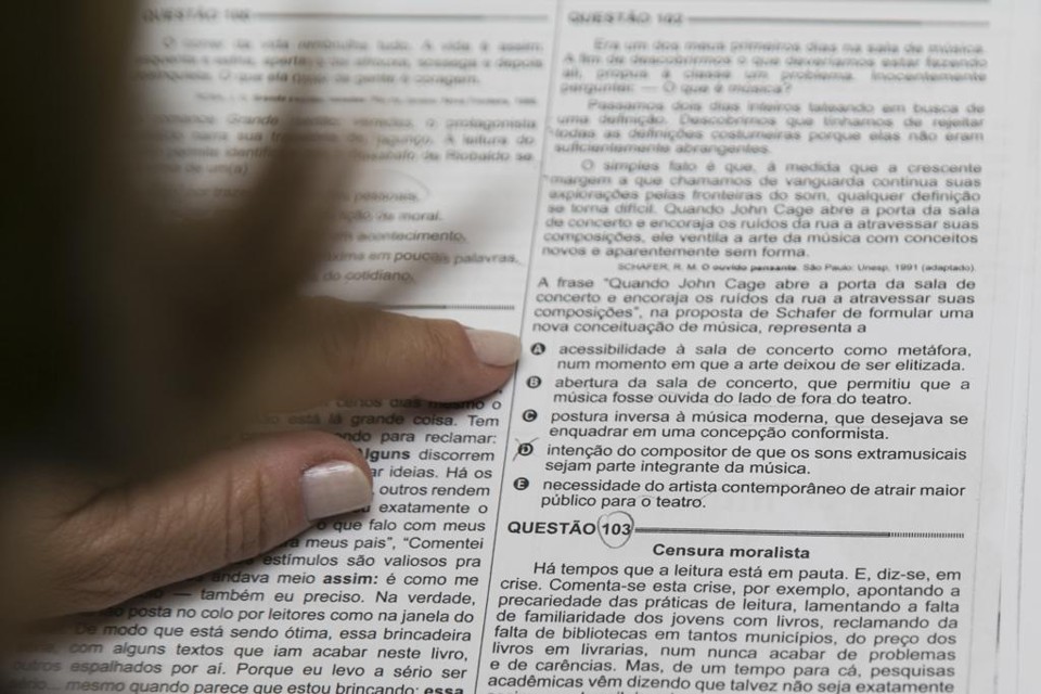 Inep divulgou ontem nota de cada instituição de ensino no Enem: Redação é ponto fraco do Paraná. | Marcelo Andrade/Gazeta do Povo