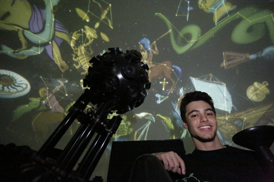 João Paiva: 20 horas de estudo por dia e  menção honrosa na  Olimpíada Internacional de Astronomia. | Ivonaldo Alexandre/Gazeta do Povo