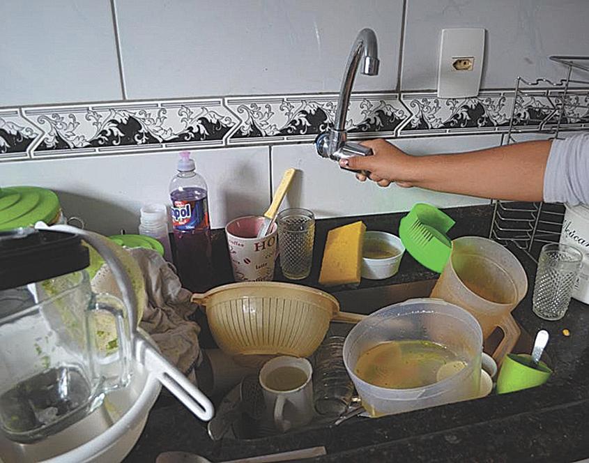 Moradores de Paranaguá enfrentaram três dias sem água. | Débora Mariotto Alves