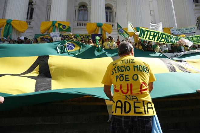 A favor da Lava Jato, muitas pessoas aclamaram Sergio Moro no s protestos deste domingo (16) em Curitiba | Henry Milléo/ Gazeta do Povo