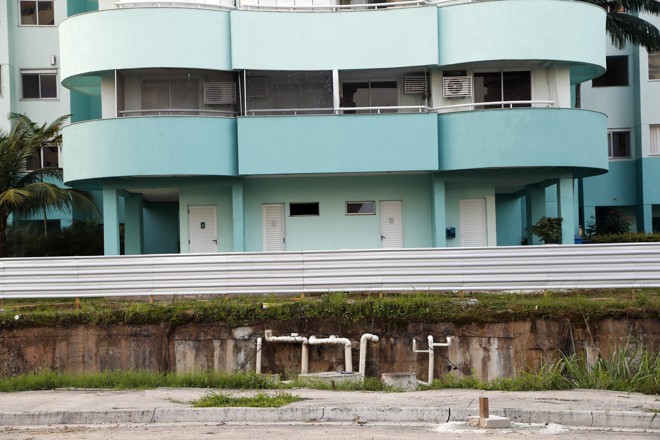Vila Pan-Americana chamada de Vila do Pan na Barra da Tijuca no Rio de Janeiro, que foi construída para os jogos Pan-Americana de 2007 e que está com problemas estruturais nas ruas de acesso da vila. | Albari Rosa/Gazeta do Povo