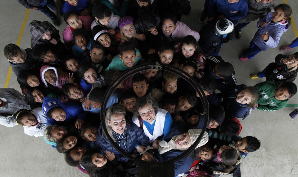 A escola que não tinha vizinhos As professoras Denise, Viviane e Raquel: esquina do mundo. | Jonathan Campos/Gazeta do Povo