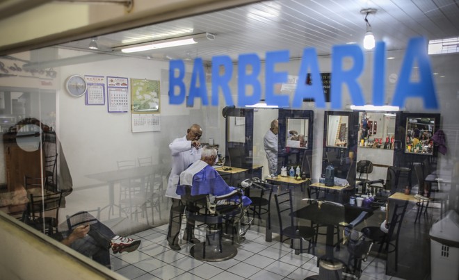 Aos 80 anos, Shigenobo Yoshida , seu Antonio para os íntimos, continua firme na barba e bigode | Daniel Castellano/Gazeta do Povo