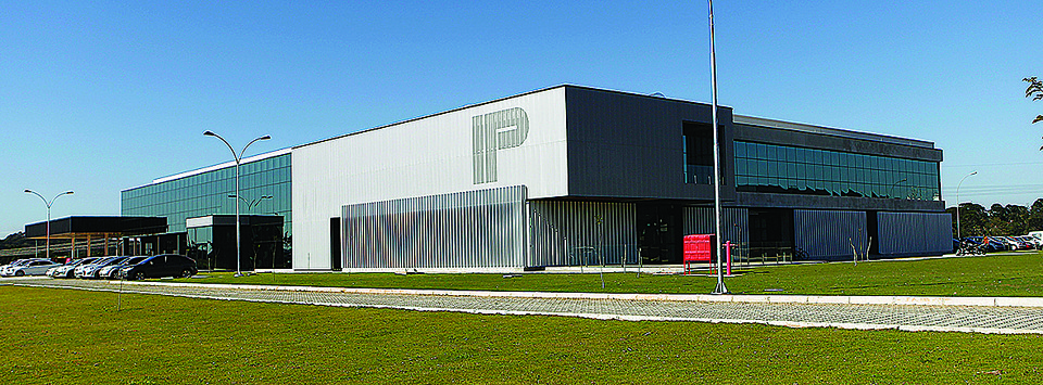 Fábrica no Paraná é a 8ª do grupo Interprint no mundo e a primeira da América Latina. | Jonathan campos/Gazeta do Povo