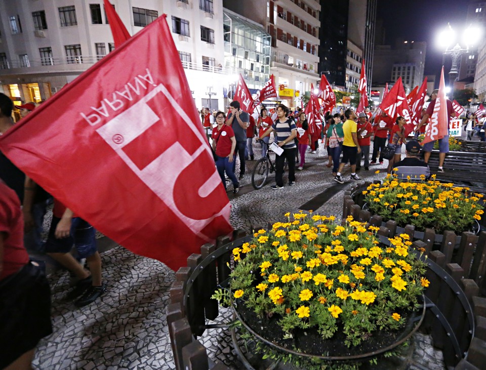 CUT prepara manifestação de apoio à presidente Dilma Rousseff. | Alexandre Mazzo/Gazeta do Povo