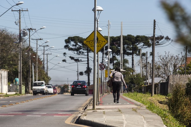 Mobilidade: ciclovias acompanham toda extensão da avenida. | Brunno Covello/Gazeta do Povo