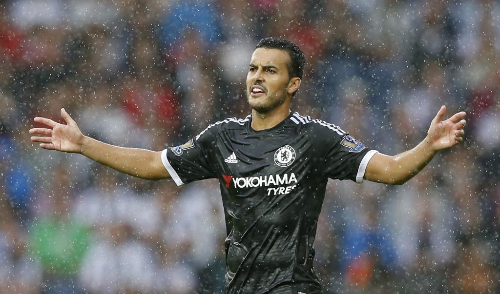 Pedro ajudou o Chelsea a vencer por 3 a 2. | Carl Recine/REUTERS