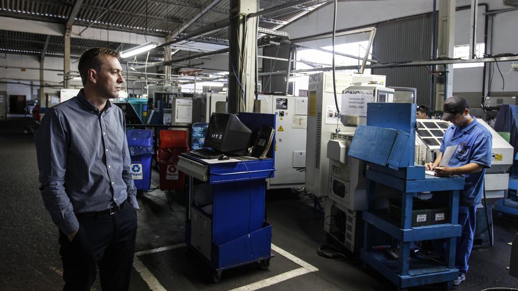 Tiago Czarnecki, diretor da BMV, especializada em peças para veículos pesados: carteira de encomendas encolheu 60%, o que levou a empresa a dispensar 40% dos funcionários. | Daniel Castellano/Gazeta do Povo