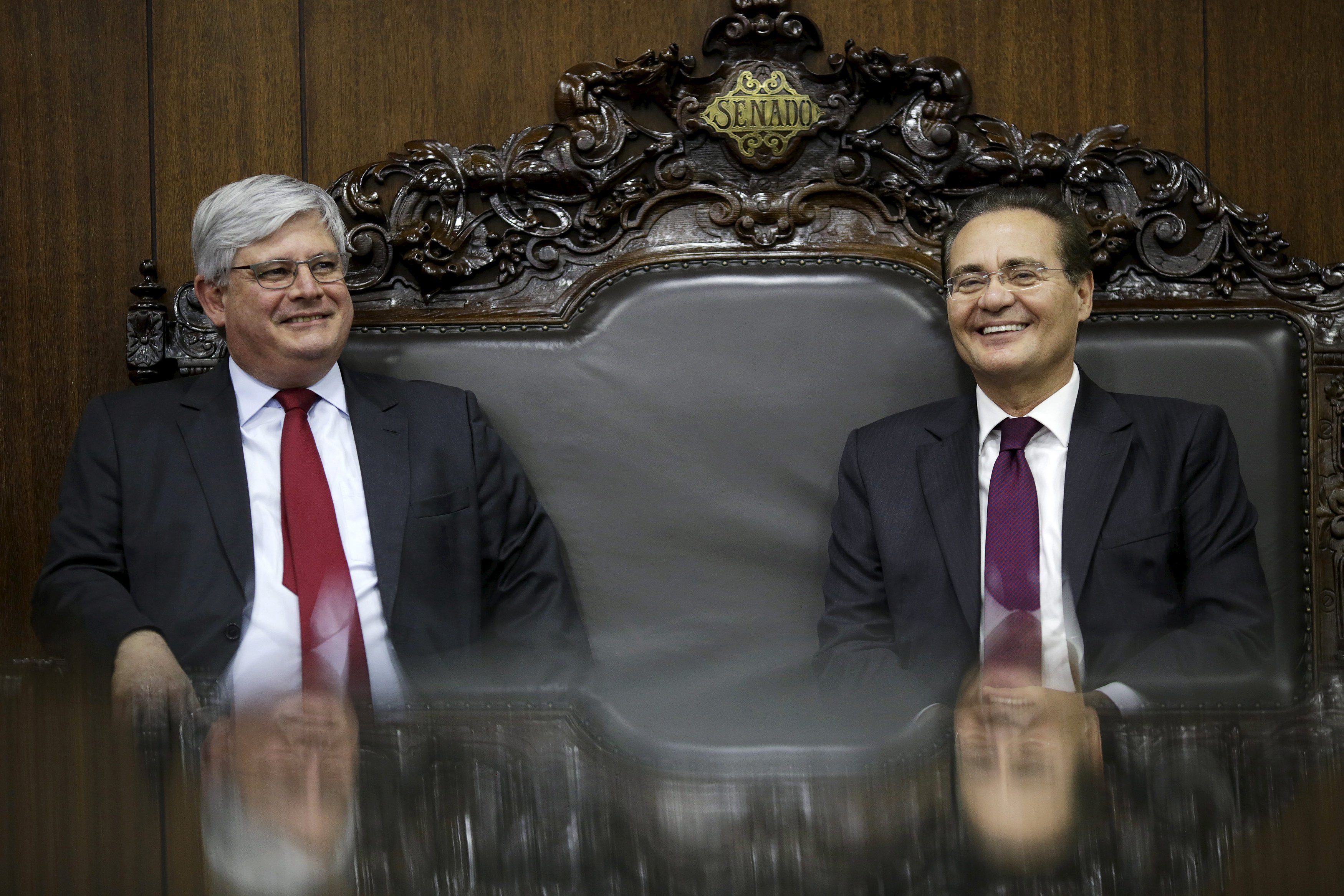 Renan Calheiros (à dir.) se encontrou com o procurador-geral da República Rodrigo Janot nesta segunda (17). | Ueslei Marcelino/Reuters