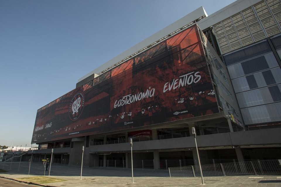 Custo final da Arena ficou em R$ 346,2 milhões. Atlético quer dividir a conta total em três. | Marcelo Andrade/Gazeta do Povo