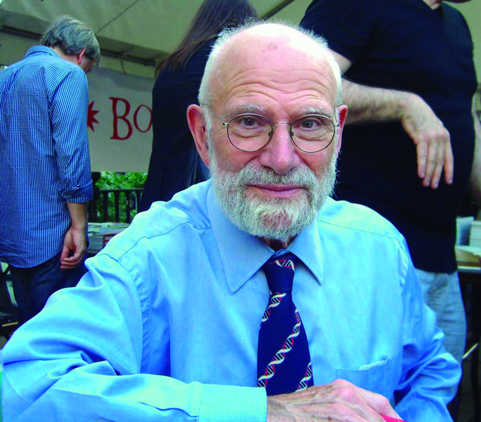 Oliver Sacks (1933-2005), autor de “Tempo de Despertar”, em feira literária de 2009. | Luigi Novi/wikimedia Commons
