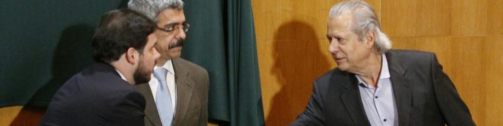 José Dirceu chega à CPI da Petrobras: ex-ministro permaneceu em silêncio. | Aniele Nascimento
/Gazeta do Povo