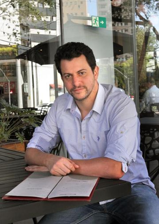 O chef e restaurateur Beto Madalosso na Forneria Copacabana Iguaçu: “Político não é celebridade”. | Fotos: Julio Cesar Souza