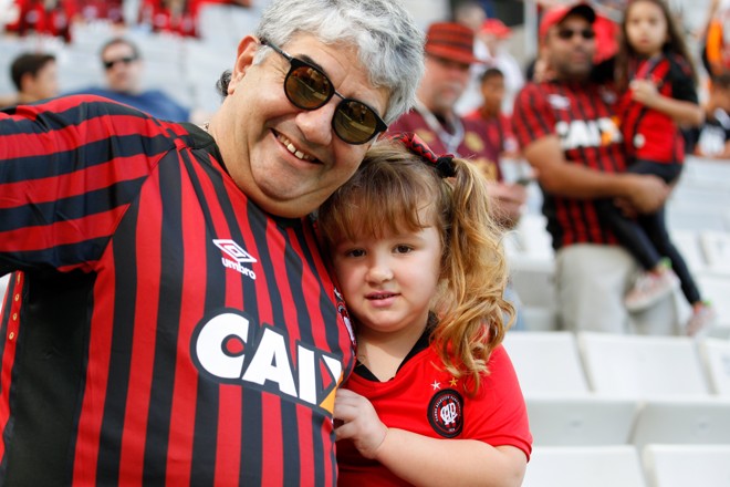 Dia dos pais também é comemorado na Arena com o jogo entre Atletico PR X Sport. | Daniel Castellano/Gazeta do Povo