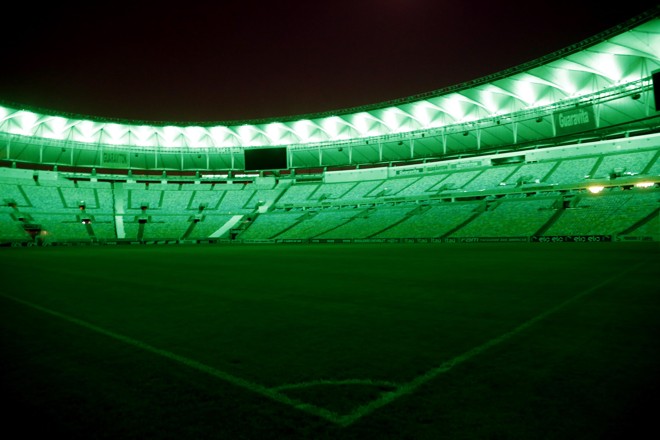O estádio do Maracanã ficou verde na noite que completa 30 anos do título brasileiro do Coritiba. | Albari Rosa/Gazeta do Povo