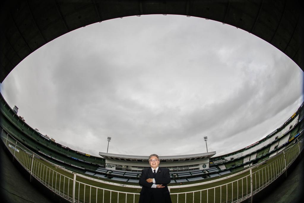 Rogério Bacellar, presidente do Coritiba, cumpre promessa de campanha: clube aberto. | Daniel Castellano/Gazeta do Povo