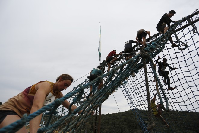 Participantes passaram por escalada em redes. | Henry Milleo/Gazeta do Povo