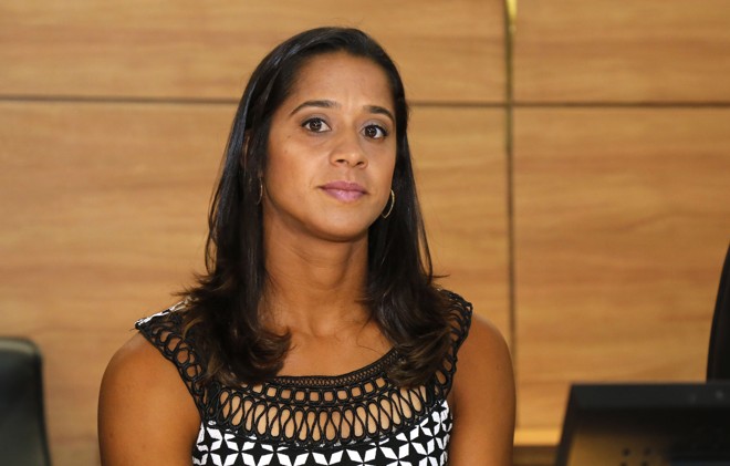 Teliana recebeu em agosto o título de Cidadania Honorária de Curitiba. Com 27 anos de idade, a alagoana Teliana Pereira se mudou para a capital do Paraná com apenas 8 anos de idade. Ela começou a treinar em 2005 e, dois anos depois, conquistou o bronze no torneio de duplas dos Jogos Pan-Americanos realizados no Rio de Janeiro. Na carreira, já acumula 27 títulos. O evento foi prestigiado pelo ex-jogador Alex e família. A filha do ex-camisa 10 também é tenista. | Pedro Serapio/Gazeta do Povo