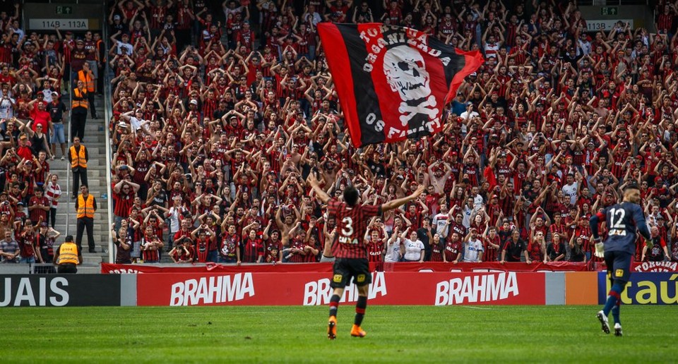 Vilches comemora gol salvador aos 52 do segundo tempo: Atlético arrancou empate no fim, mas ainda não chegou ao G4 | Daniel Castellano/Gazeta do Povo