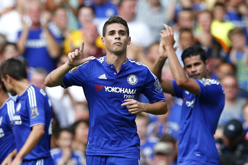 Brasileiro Oscar marcou, de falta, no empate do Chelsea com o Swansea City | Eddie Keogh/REUTERS