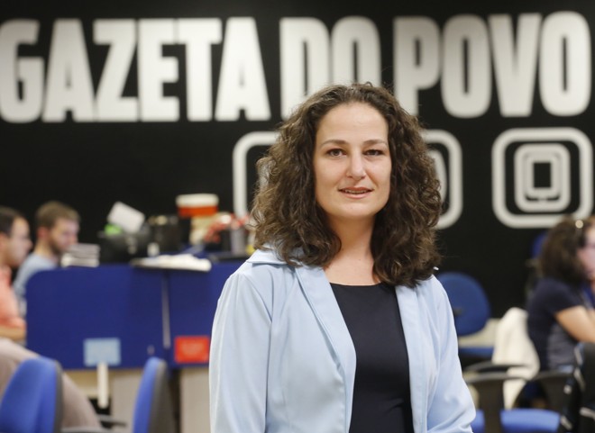Clarissa Grassi vai esmiuçar dados históricos a respeito de mausoléus, em várias épocas, e dados de seus estudos sobre os cemitérios curitibanos. Foto: Pedro Serápio/Gazeta do Povo |