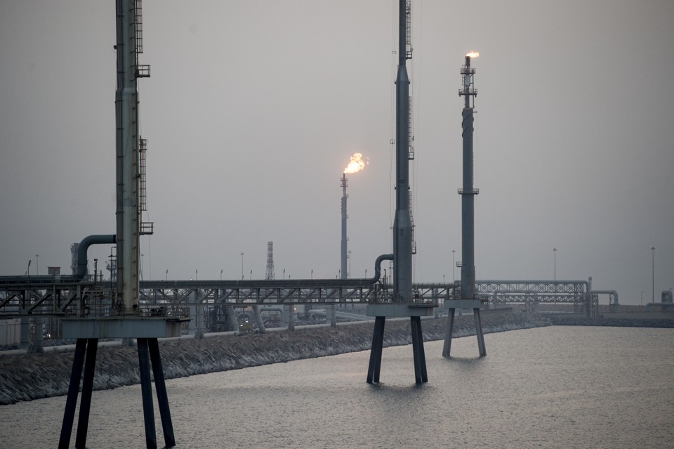 Terminal de gás natural em Ras Laffan, no Qatar; país produziu mais de um terço de todo o gás natural liquefeito do mundo em 2014 | Andrew  Testa /The New York Times