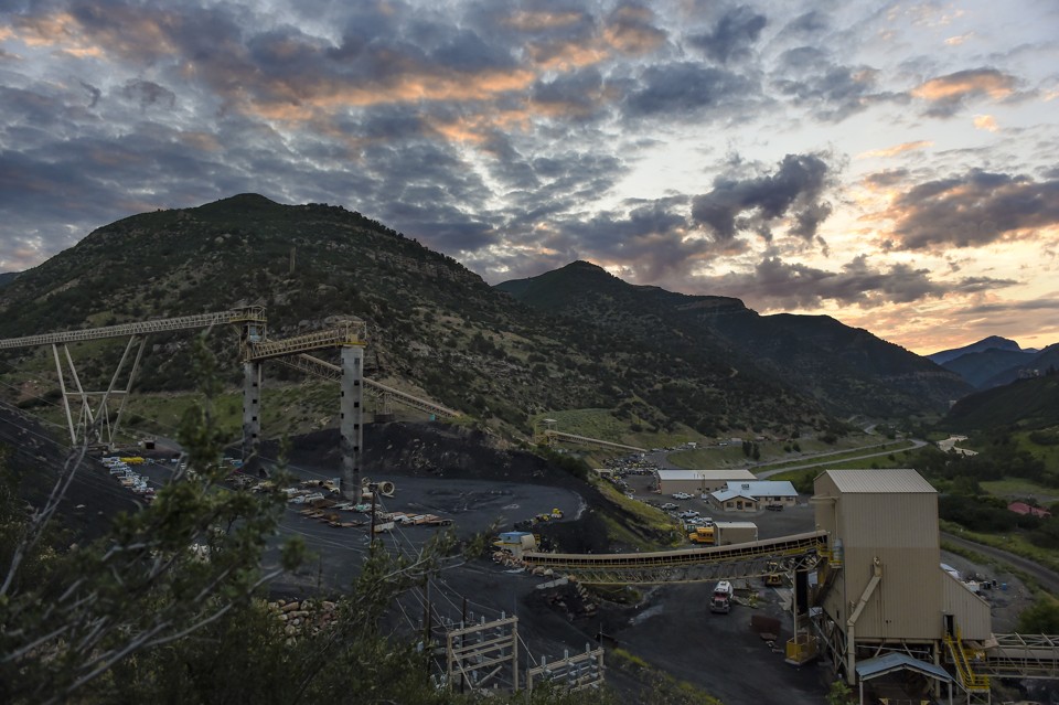 A mina Elk Creek sempre dominou a paisagem de Somerset, mas parou de funcionar em 2012 e hoje emprega apenas 9 pessoas | Michael Ciaglo/for The New York Times