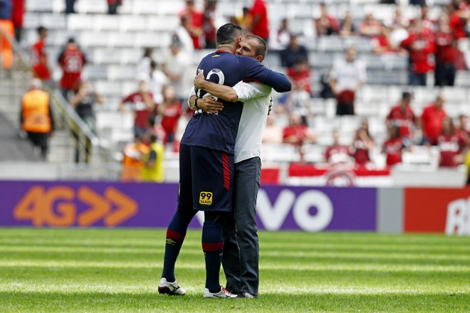 Capitão Weverton disse que é fã do treinador. | Antônio More/Gazeta do Povo