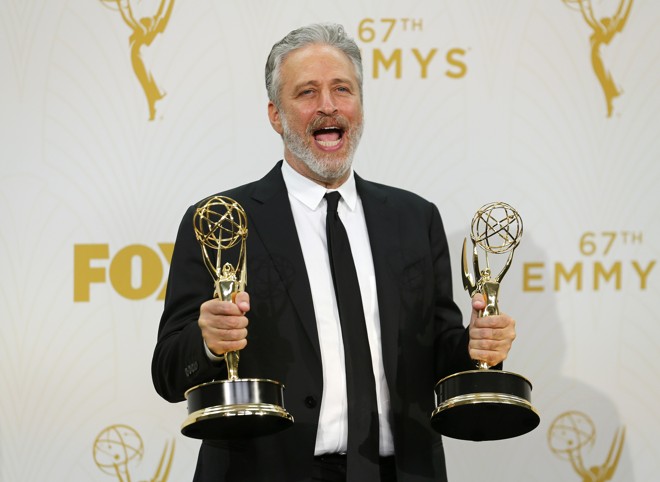 Jon Stewart venceu por série de variedades e também por talk shows, que aliás ele deixou de apresentar neste ano. | MIKE BLAKE/REUTERS