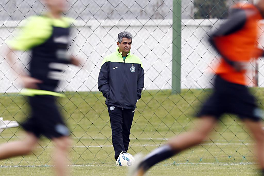O técnico Ney Franco tem 50 vitórias, 24 empates e 25 derrotas no comando do Coritiba. | Albari Rosa/Gazeta do Povo