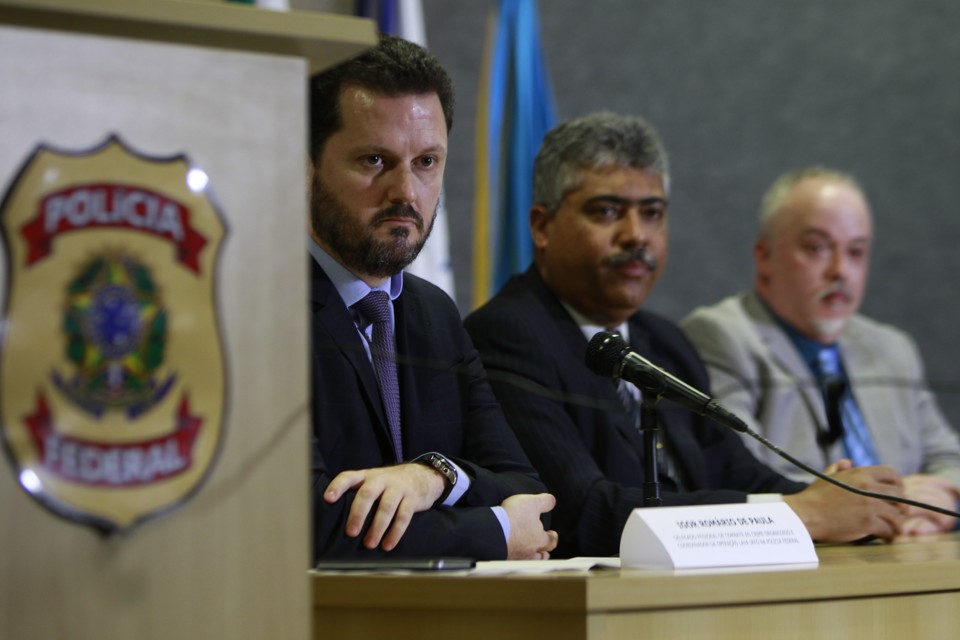 Igor de Paula,  Rosalvo Ferreira Franco Pereira e Carlos Fernando dos Santos Lima> prisão de lobista ligado ao PMDB. | Aniele Nascimento/Gazeta do Povo