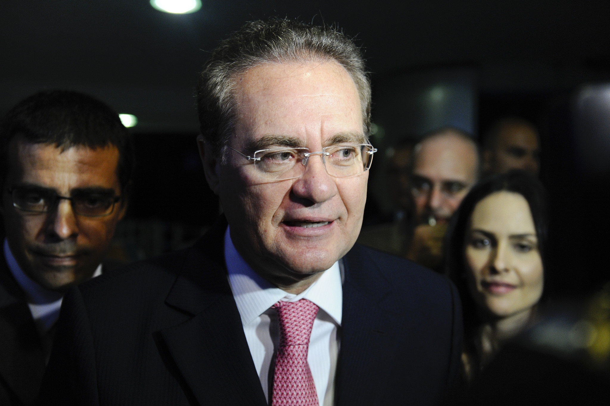 “Não realizamos a sessão hoje porque a Câmara realizou sessões seguidas para o mesmo horário. Isso é inédito, mas aconteceu”, afirmou Renan Calheiros. | /