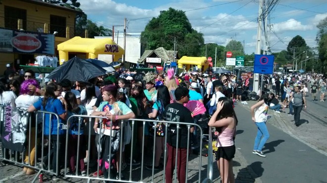 Fila na entrada da Pedreira | Adriana Czelusniak