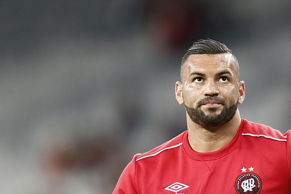 Weverton diz que equilíbrio na defesa dá tranquilidade ao ataque | Albari Rosa/Gazeta do Povo