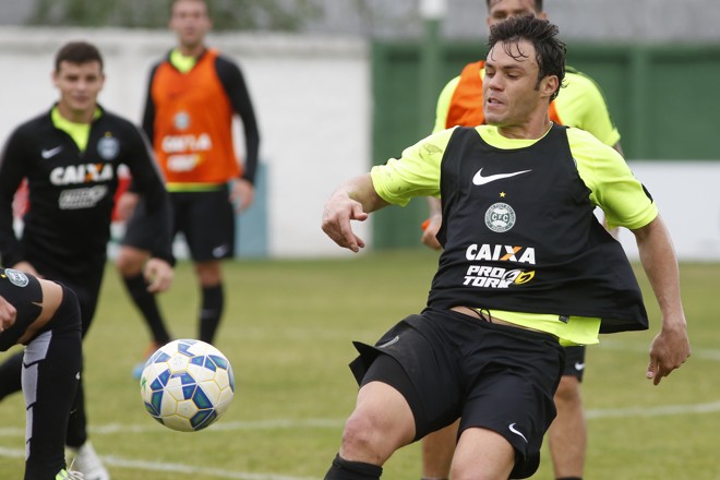 Kléber Gladiador treina e fica próximo de voltar a jogar ...