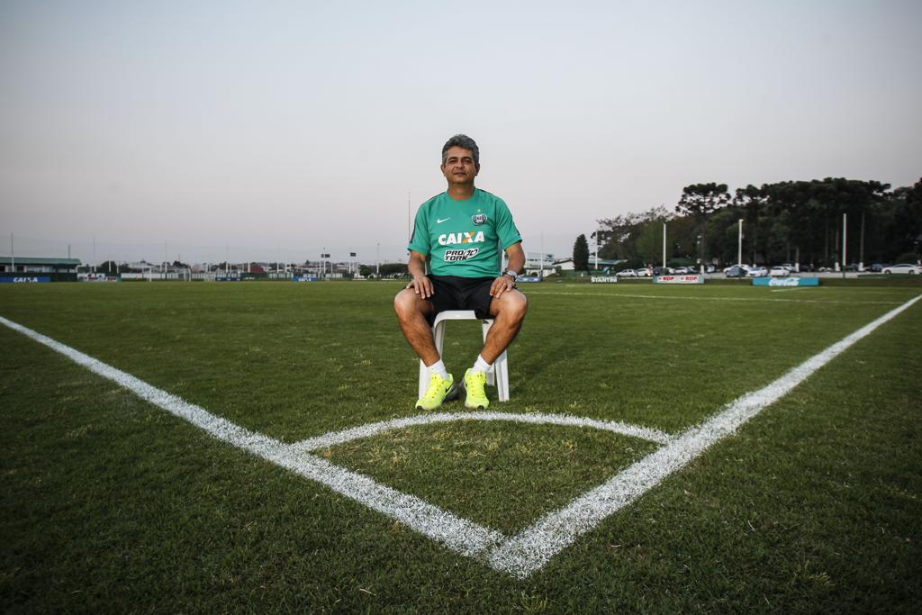 Ney Franco durante entrevista para a Gazeta do Povo: alívio. | Daniel Castellano/Gazeta do Povo
