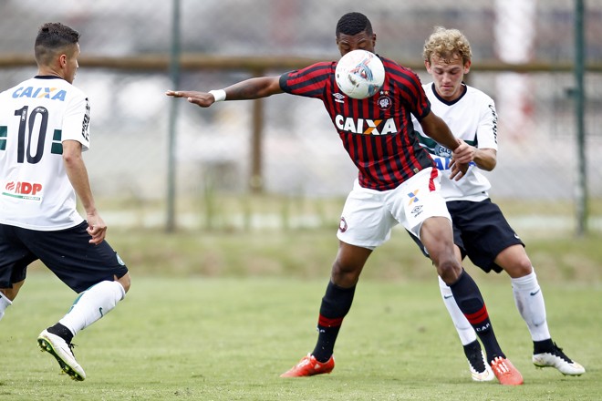 Coxa 2 x 1 Atlético-PR , jogo válido pela Taça FPF 2015 | Antônio More/Gazeta do Povo