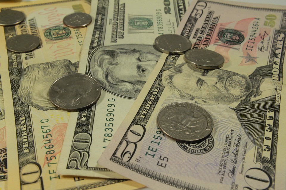 Pela manhã, a moeda chegou a R$ 3,81 | Marcos Santos/USP Imagens