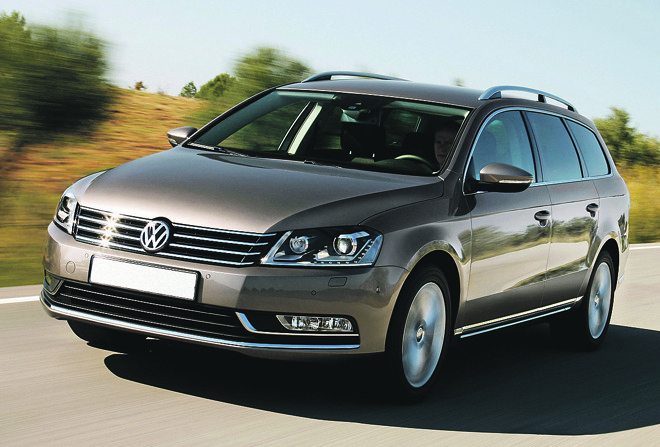 VW Passat Variant - O modelo mais caro, espaçoso e luxuoso entre as peruas da Volks. Ela se destaca pelo motor (7,3 s no zero a 100 km/h) e a eficácia do câmbio automatizado de dupla embreagem DSG (seis marchas). Destaque também para a tecnologia que ‘estaciona o carro sozinho’. Motor: 2.0 turbo (211 cv). Porta-malas: 513l. Preço: R$ 135 mil. | Divulgação