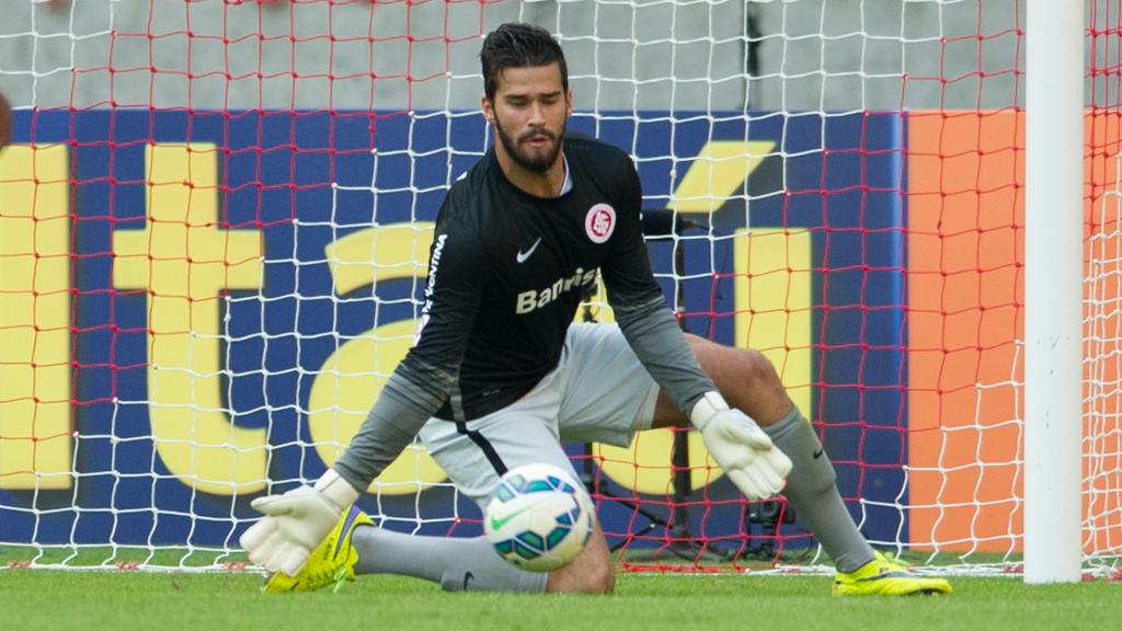 O goleiro Alisson, do Internacional, tem jogo marcado pelo clube menos de 24 horas depois do confronto do Brasil com a Venezuela. | Alexandre_Lops/Internacional