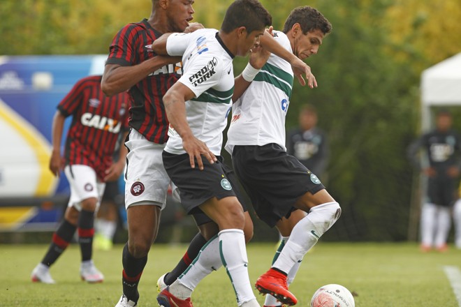 Coxa 2 x 1 Atlético-PR , jogo válido pela Taça FPF 2015 | Antônio More/Gazeta do Povo