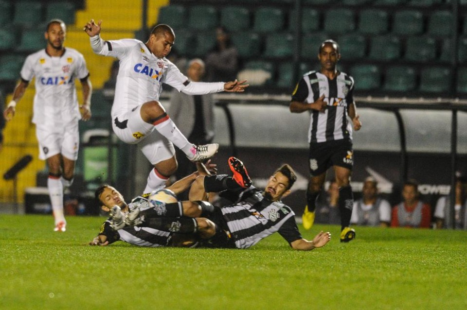 Walter marcou o gol do Atlético no empate com o Figueirense. | EDUARDO VALENTE/ESTADÃO CONTEÚDO