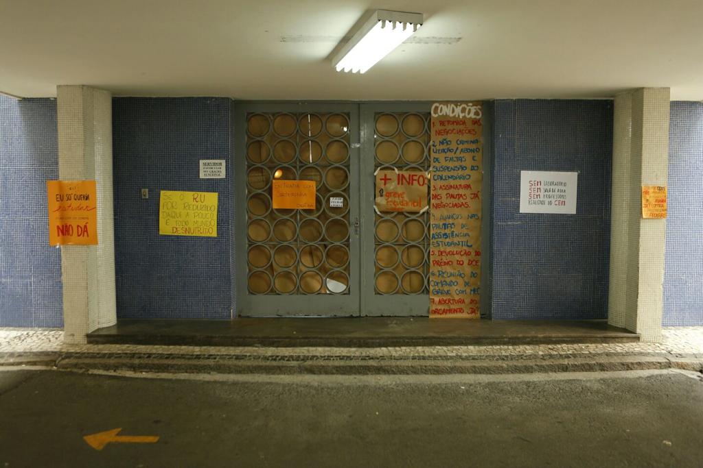 Ocupação chega ao terceiro dia | Marcelo Andrade/Gazeta do Povo