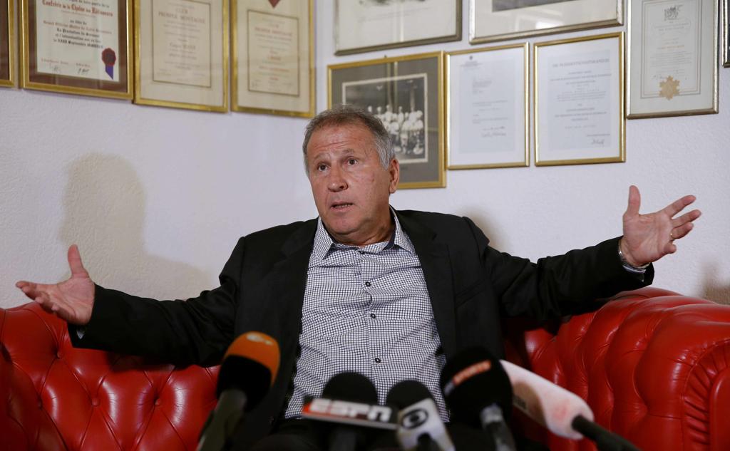 Zico em entrevista em Zurique: “A história do candidato no esporte é que deveria ser importante” | ARND WIEGMANN/REUTERS