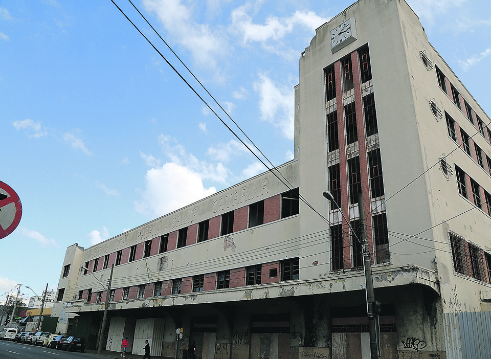 Prédio da RFFSA cedido à UFPR: patrimônio da antiga estatal deverá abrigar um novo câmpus | Ivonaldo Alexandre/Gazeta do Povo