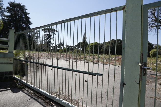 Terreno onde funcionava o antigo Hospital Psiquiátrico Bom Retiro, que deverá receber investimentos do setor imobiliário. | Henry Milleo/Gazeta do Povo