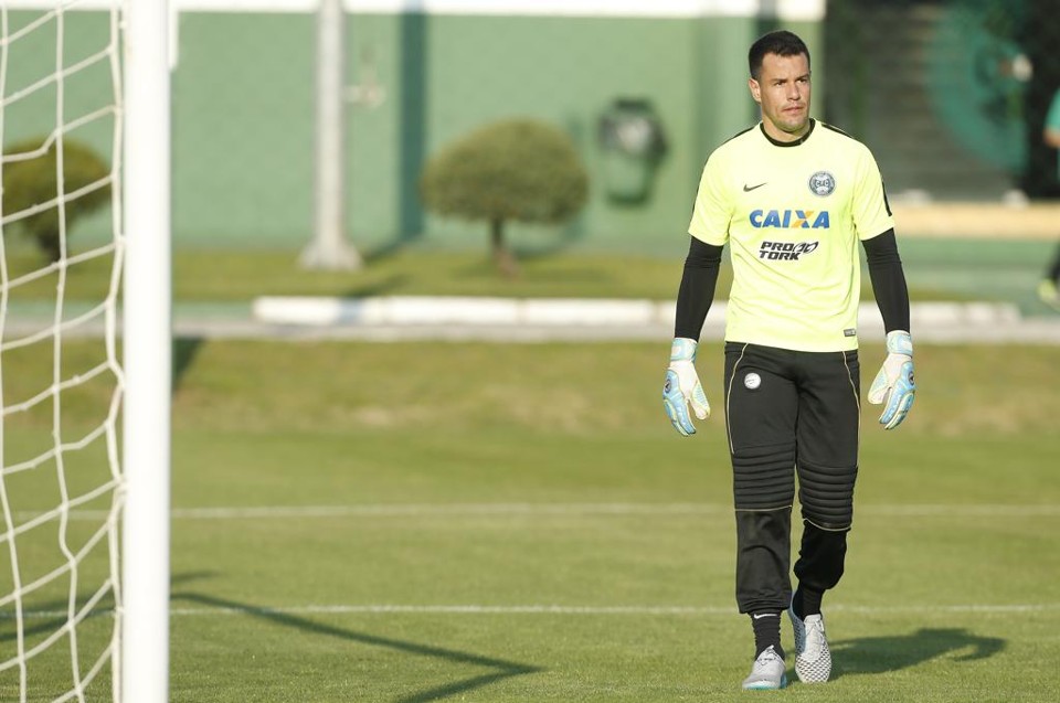 Goleiro Wilson elogiou o comportamento do time do Coritiba nos últimos jogos. | Hugo Harada/Gazeta do Povo