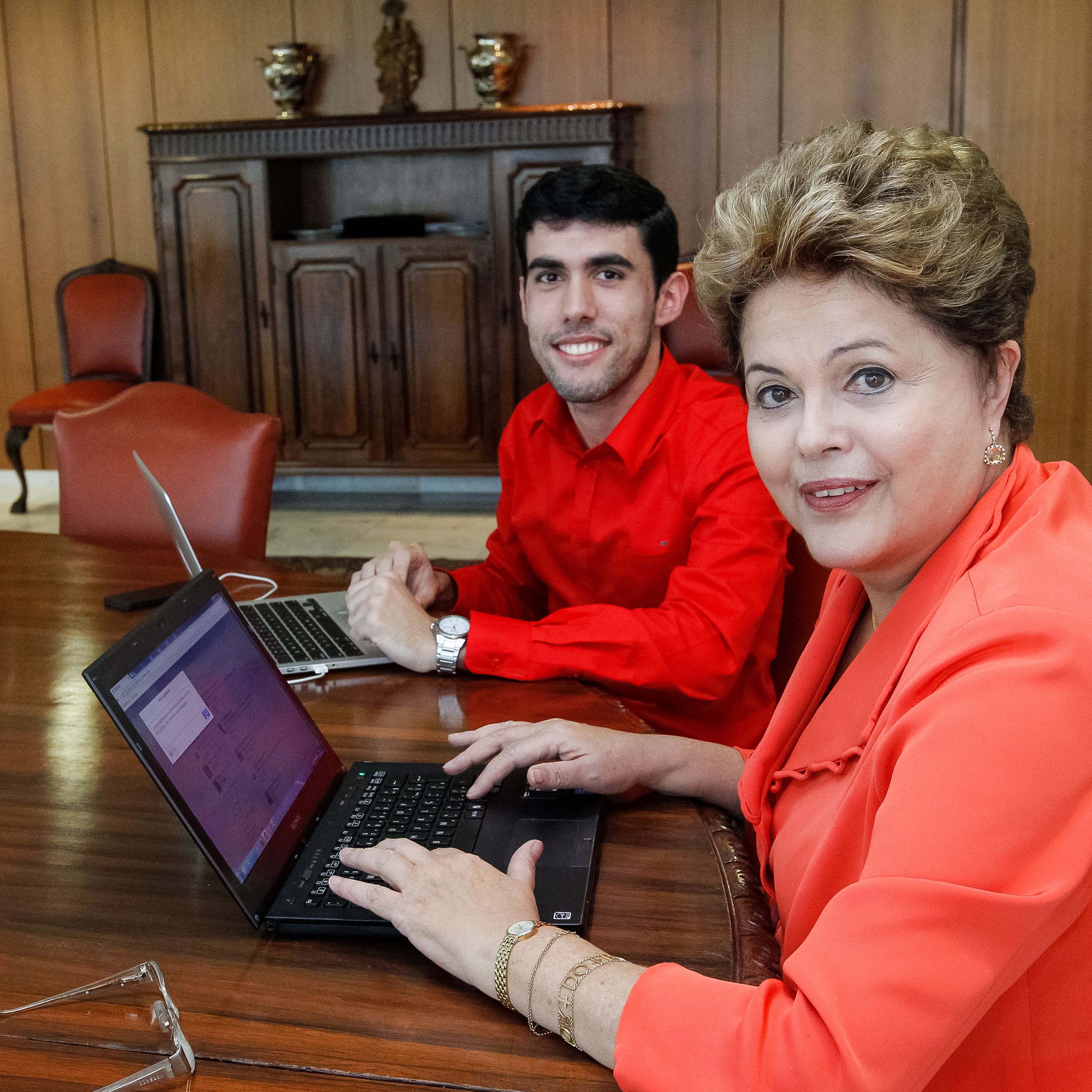 Jeferson Monteiro com a presidente Dilma: perfil nas redes sociais simpático ao governo. | Roberto Stuckert Filho/ PR