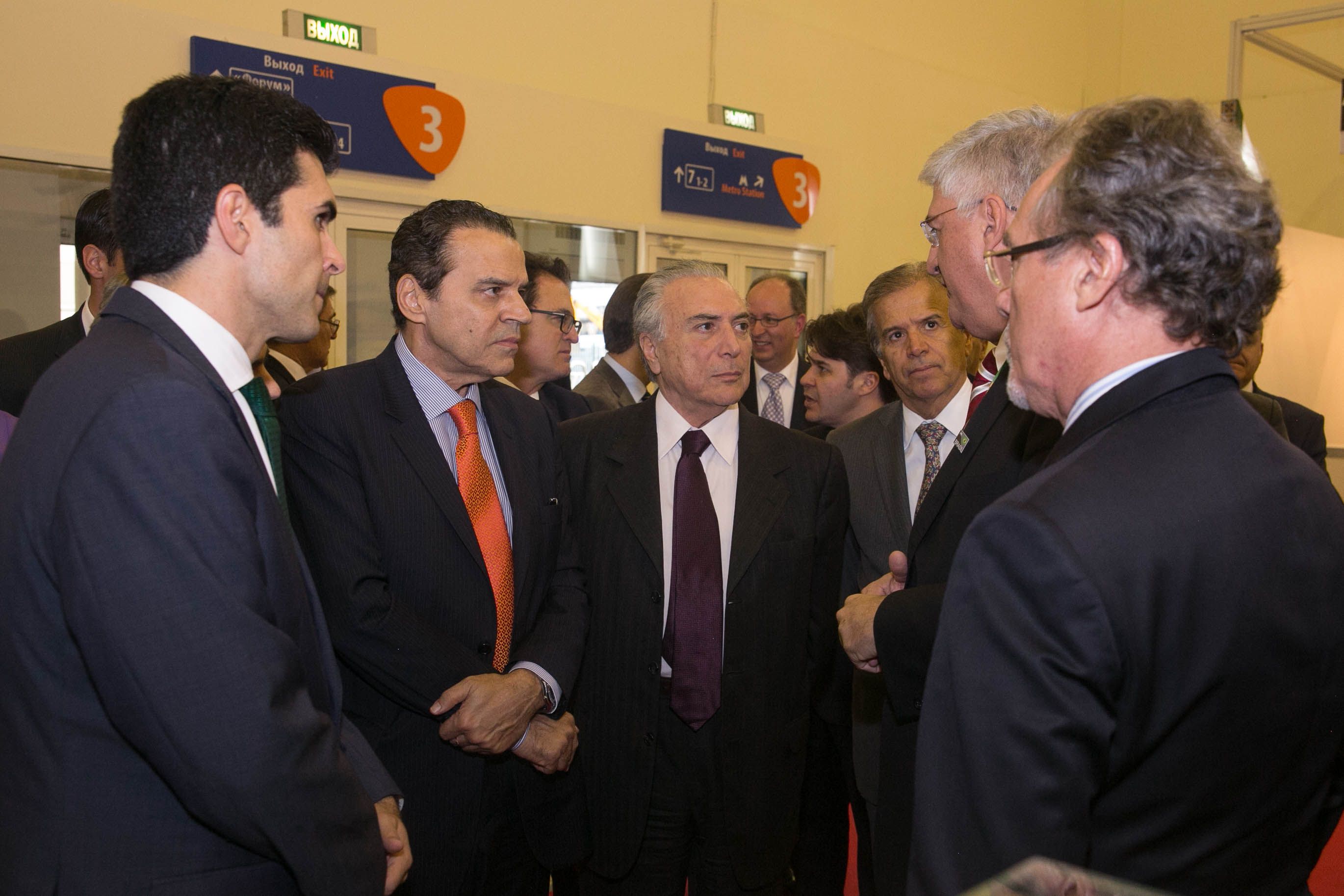 Michel Temer com correligionários na Rússia: mudança de discurso. | Foto: Romerio Cunha/ Vice Presidência